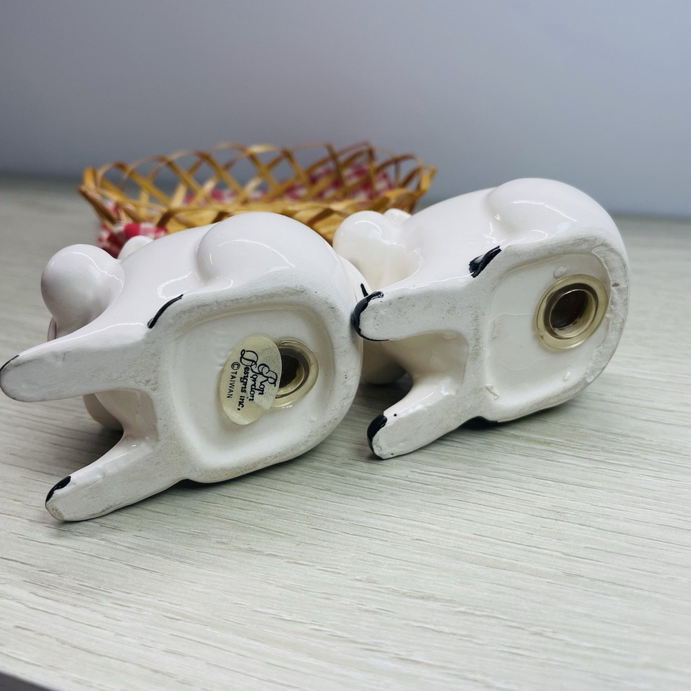Vintage Ceramic 2 Pig Figurine Salt & Pepper Shakers With Basket Ron Gordon - Picture 5 of 8